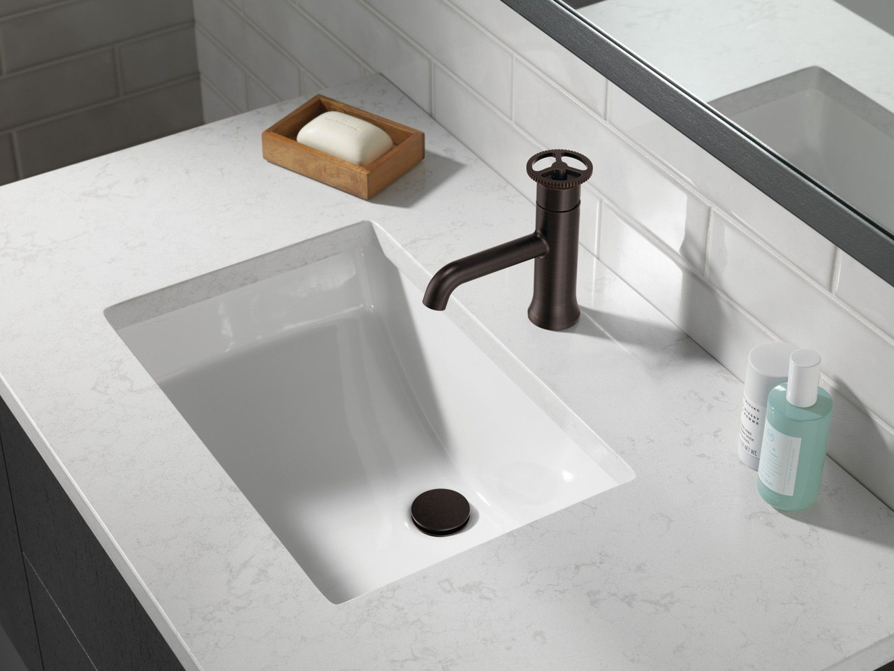 Delta 558-RBMPU-DST Trinsic Single Handle Bathroom Faucet, Venetian Bronze
