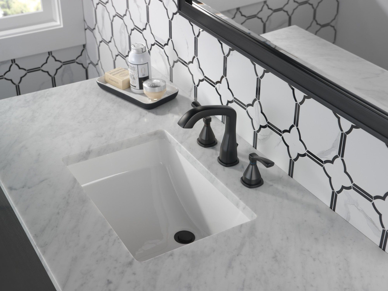 Delta 35776-BLMPU-DST Stryke Widespread Faucet, Matte Black