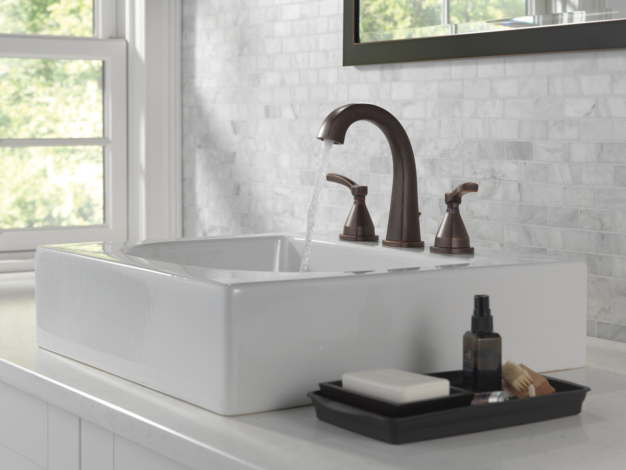 Delta 35775-RBMPU-DST Stryke Widespread Faucet, Venetian Bronze