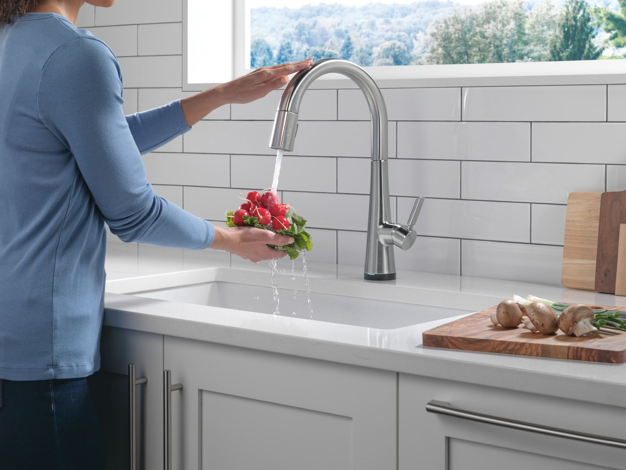 9191T-AR-PR-DST Monrovia Single Handle Pull Down Kitchen Faucet with Touch2O Technology, Lumicoat Arctic Stainless
