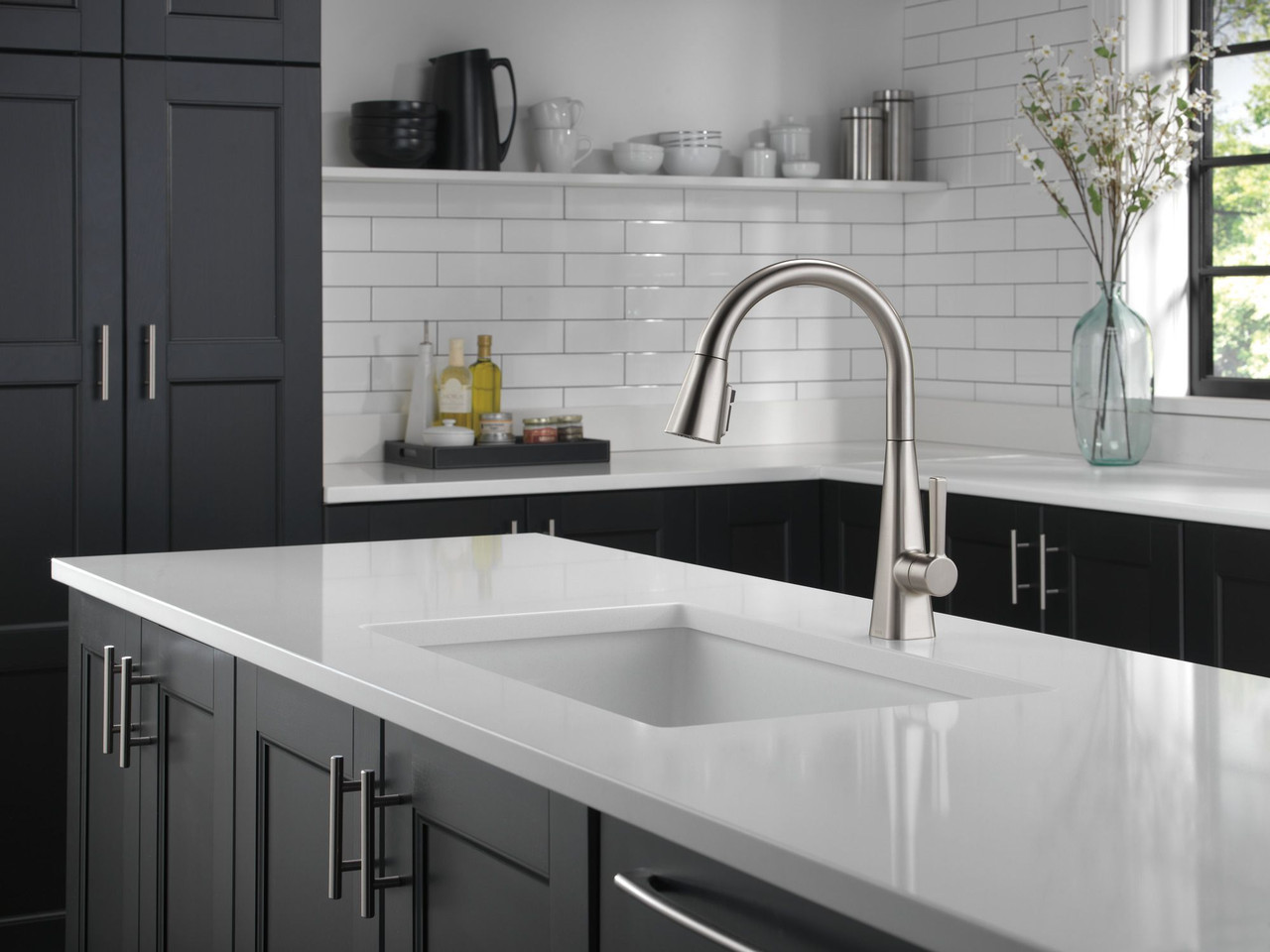 Delta 19802Z-SP-DST Lenta Single Handle Pull Down Kitchen Faucet, Spotshield Stainless