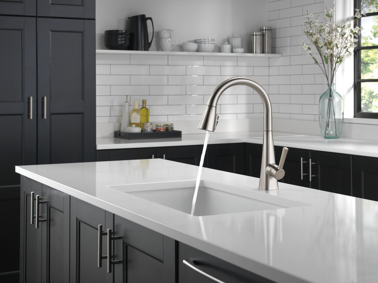 Delta 19802Z-SP-DST Lenta Single Handle Pull Down Kitchen Faucet, Spotshield Stainless
