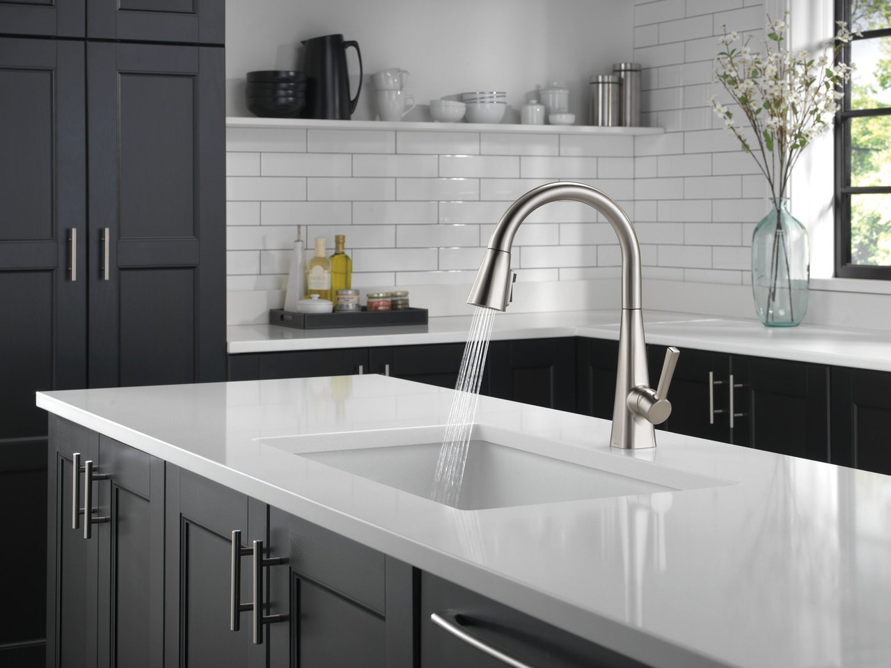 Delta 19802Z-SP-DST Lenta Single Handle Pull Down Kitchen Faucet, Spotshield Stainless