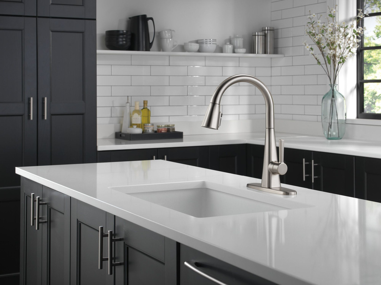 Delta 19802Z-SP-DST Lenta Single Handle Pull Down Kitchen Faucet, Spotshield Stainless