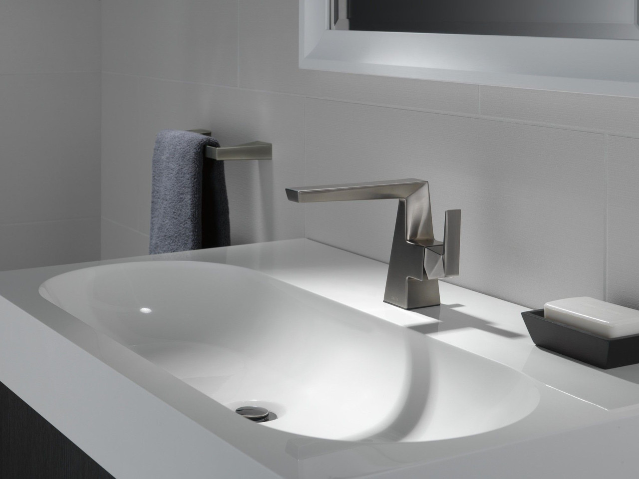 Delta 543-KS-PR-MPU-DST Trillian Single Handle Bathroom Faucet, Lumicoat Black Stainless