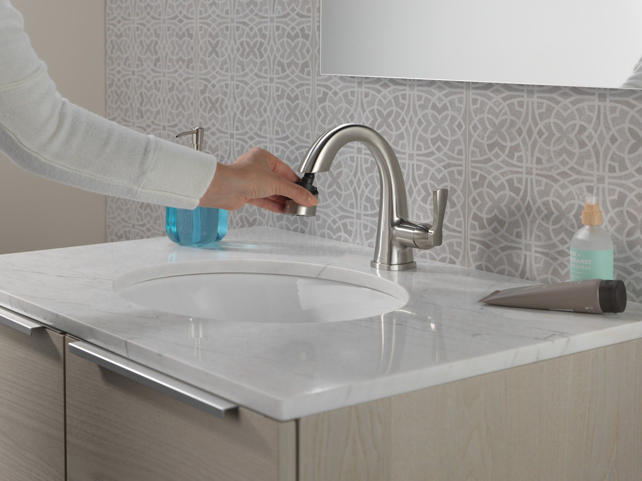 Delta 577-SSPD-PR-DST Stryke Single Handle Pull Down Bathroom Faucet, Lumicoat Stainless