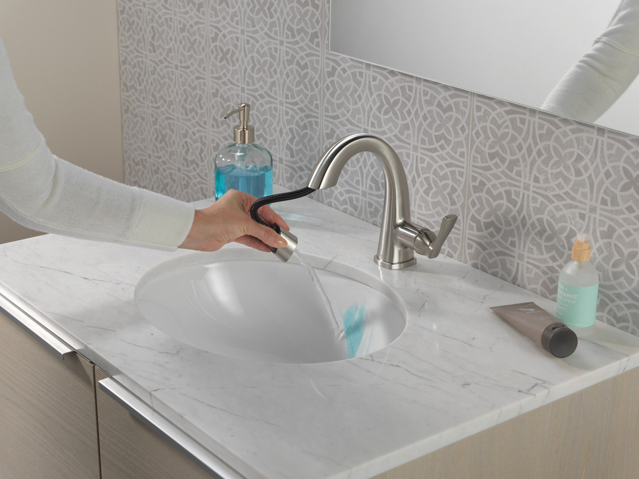 Delta 577-SSPD-PR-DST Stryke Single Handle Pull Down Bathroom Faucet, Lumicoat Stainless