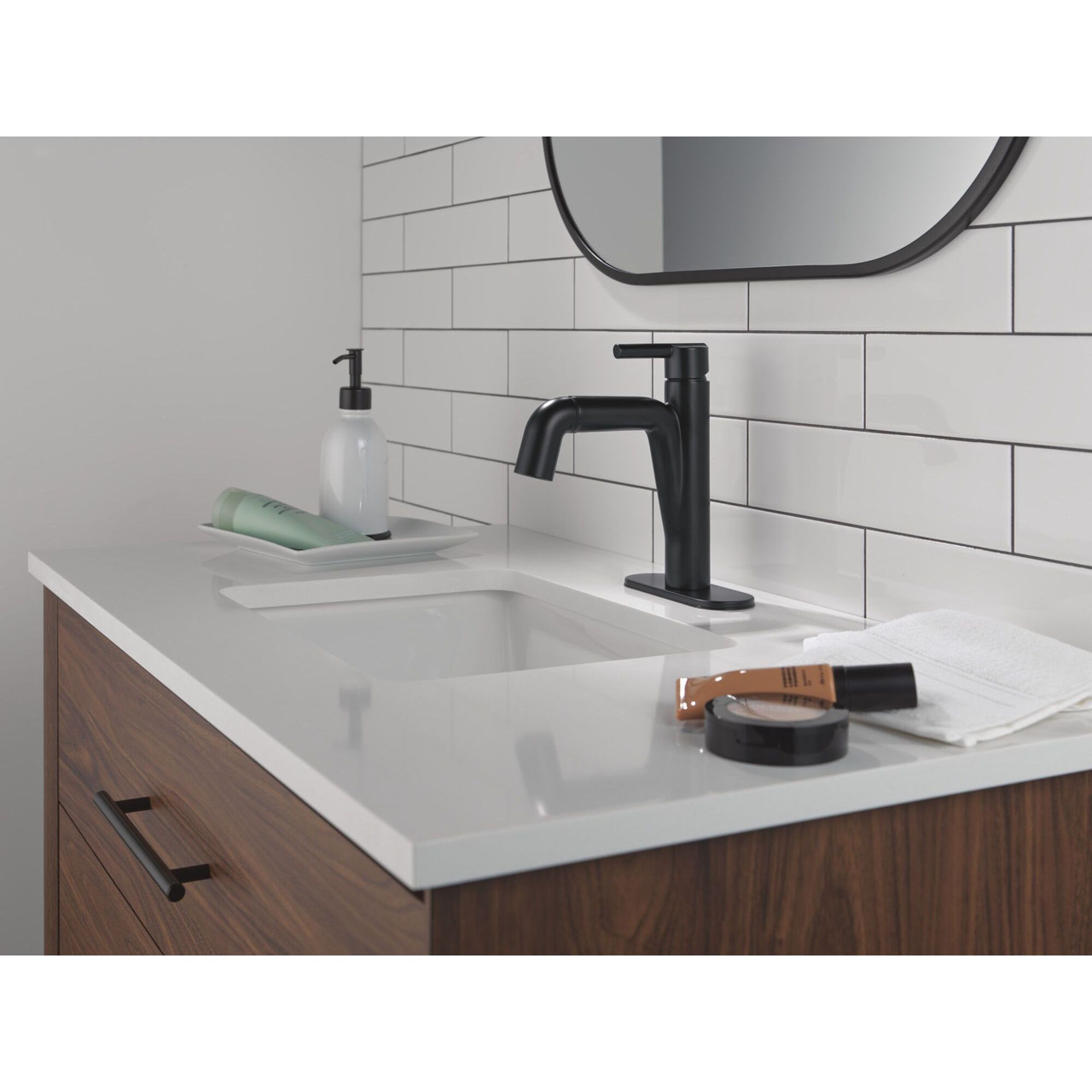 Delta 15849LF-BLPD Nicoli 7.31-in x 6.06-in x 8.63-in Single Handle Pull-Donw Bathroom Faucet, Matte Black