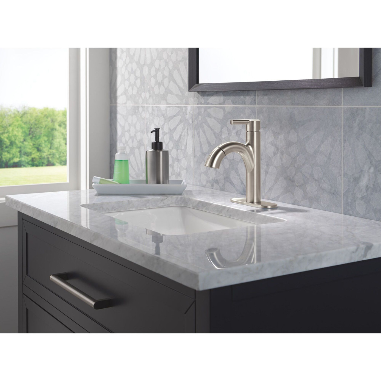 Delta 15749LF-SSPD Nicoli 6.81-in x 6.06-in x 8.75-in Single Handle Pull-Down Bathroom Faucet, Stainless