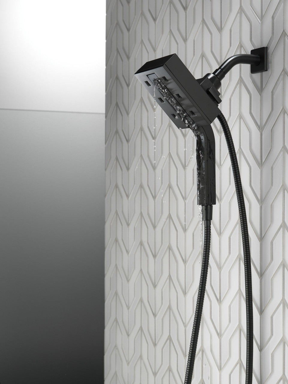 Delta 58473-BL Universal Showering Components H2Okinetic In2ition 4-Setting Two-in-One Shower, Matte Black