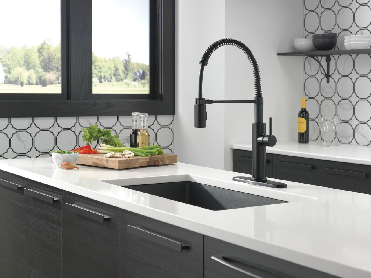 Delta 18803-BL-DST Antoni Single Handle Pull Down Spring Kitchen Faucet, Matte Black