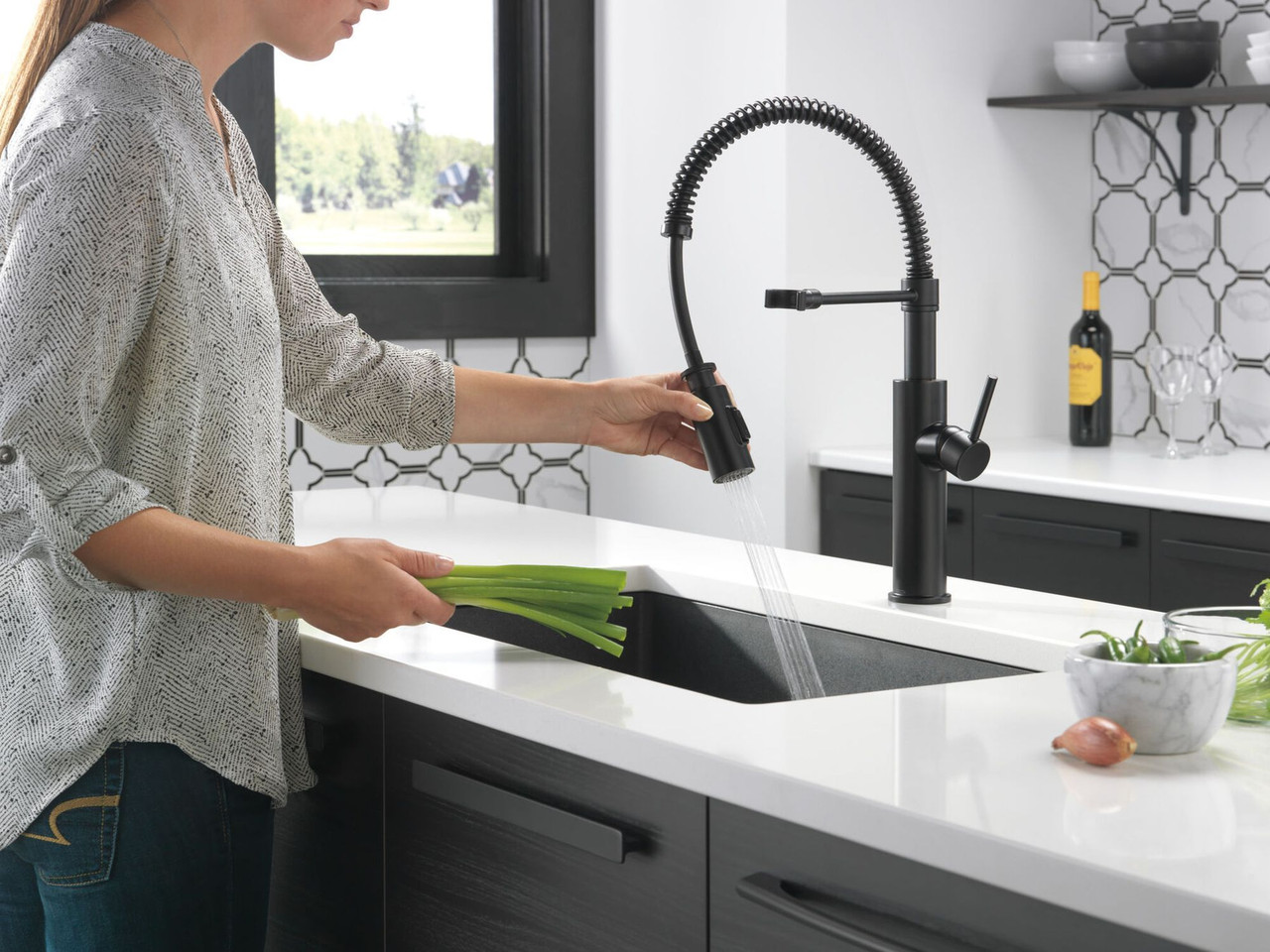 Delta 18803-BL-DST Antoni Single Handle Pull Down Spring Kitchen Faucet, Matte Black