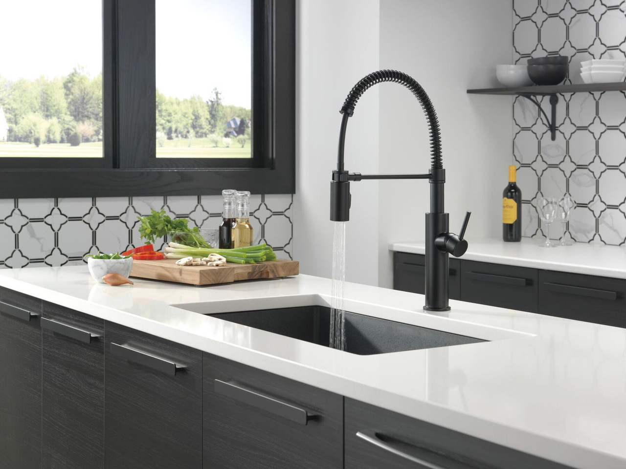 Delta 18803-BL-DST Antoni Single Handle Pull Down Spring Kitchen Faucet, Matte Black