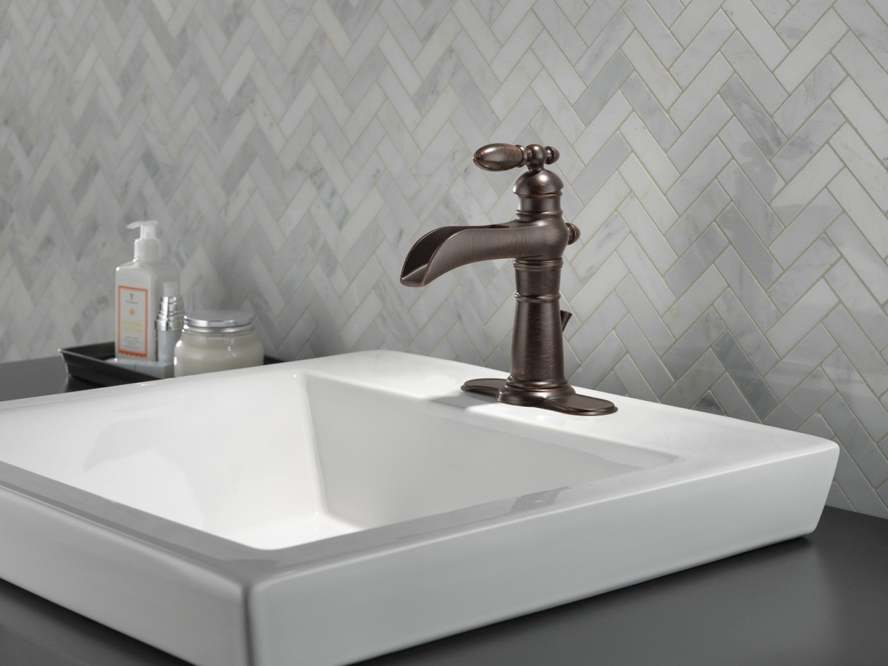 RP51733CZ Victorian Baseplate 1H Bathroom, Champagne Bronze