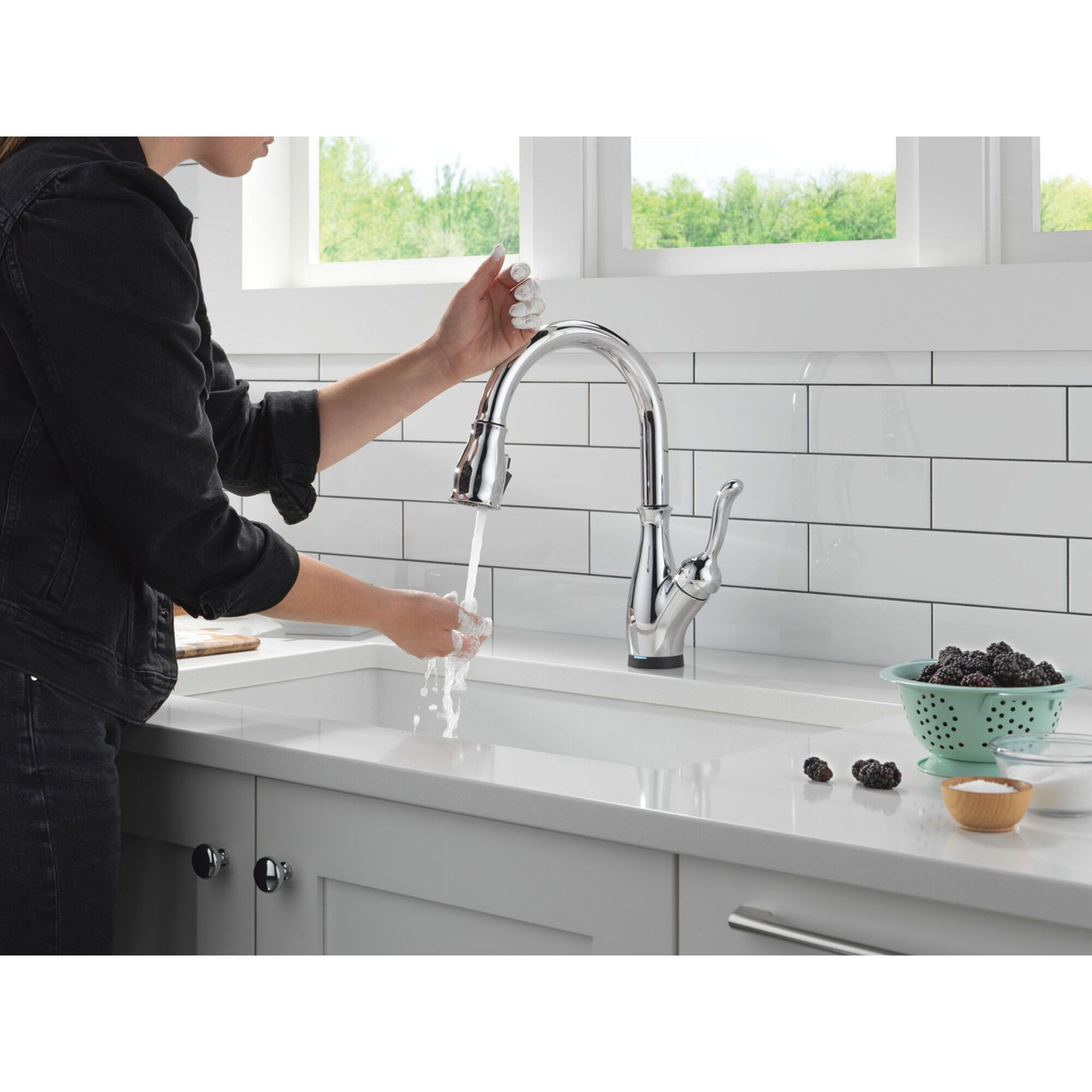 9178TL-DST Leland 11.63-in x 10.75-in x 15.38-in Touch2O Kitchen Faucet with Touchless Technology, Chrome