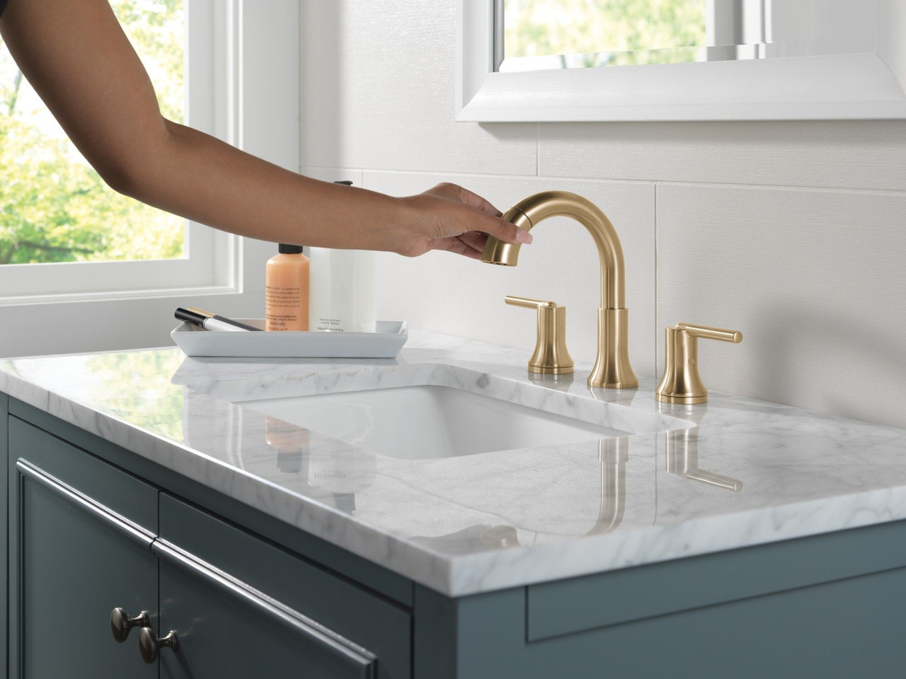 Delta 3559-CZPD-DST Trinsic Two Handle Widespread Pull Down Bathroom Faucet, Champagne Bronze