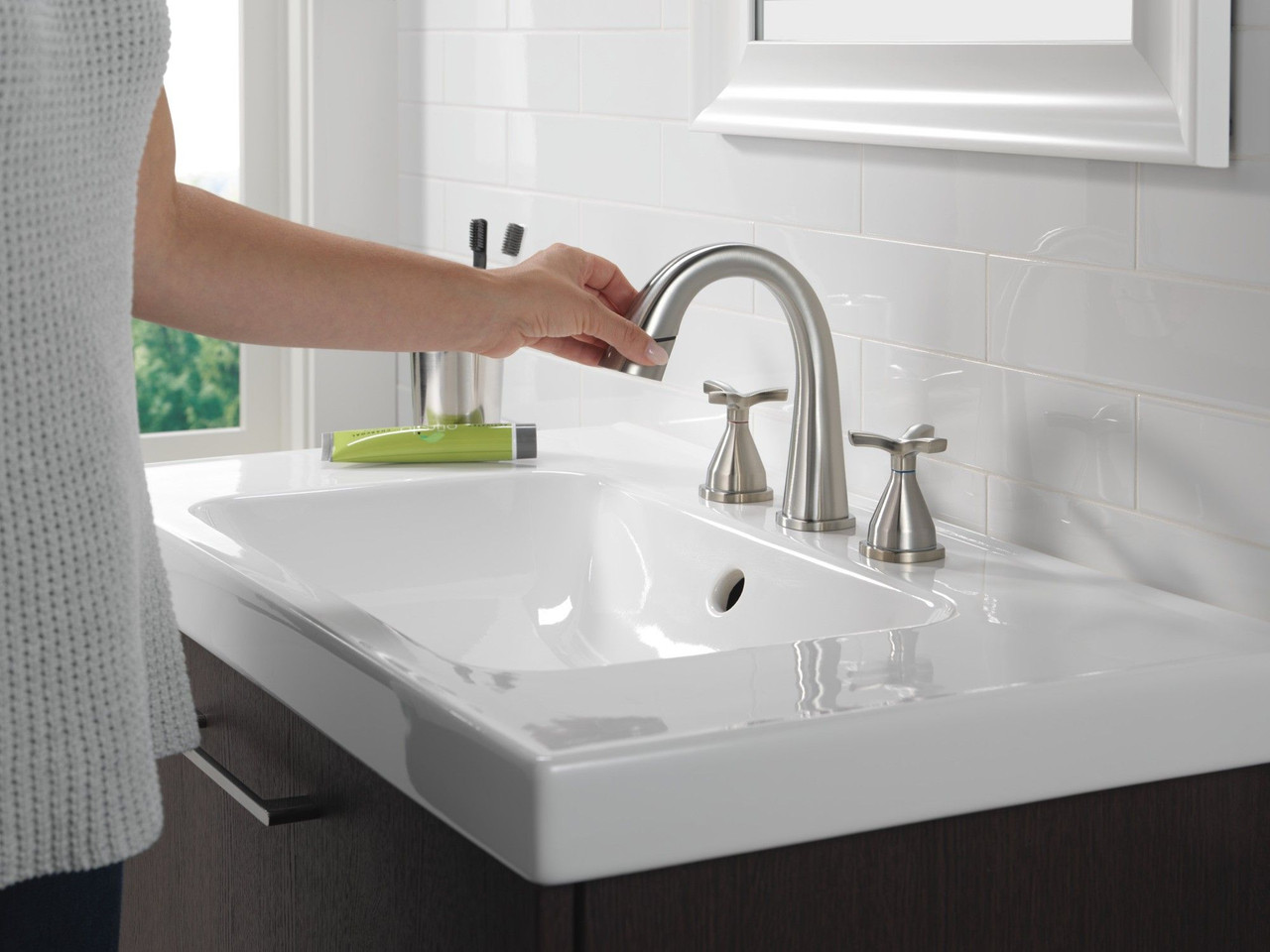 Delta 357756-SSPD-PR-DST Stryke Two Handle Widespread Pull Down Bathroom Faucet, Lumicoat Stainless