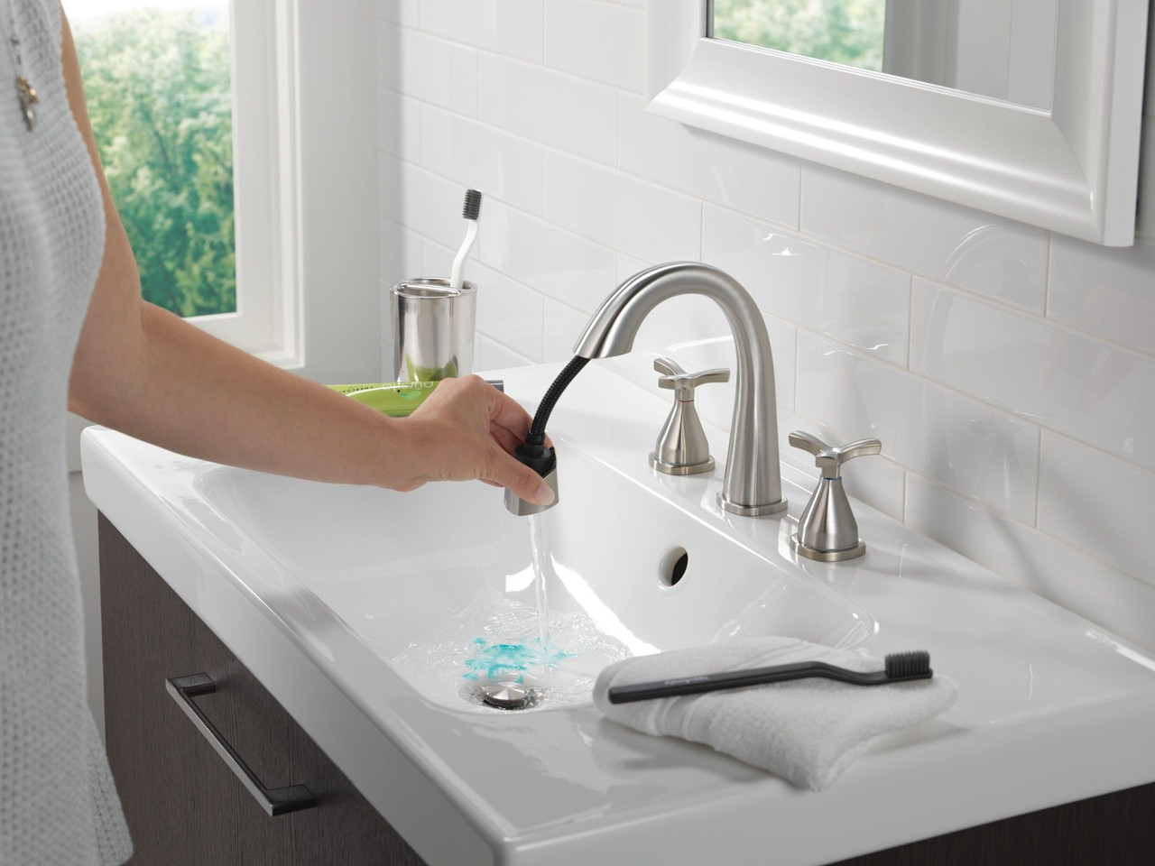 Delta 357756-SSPD-PR-DST Stryke Two Handle Widespread Pull Down Bathroom Faucet, Lumicoat Stainless