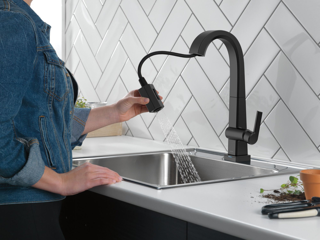 9993T-BL-DST Pivotal Single Handle Pull Down Bar or Prep Faucet with Touch2O Technology, Matte Black