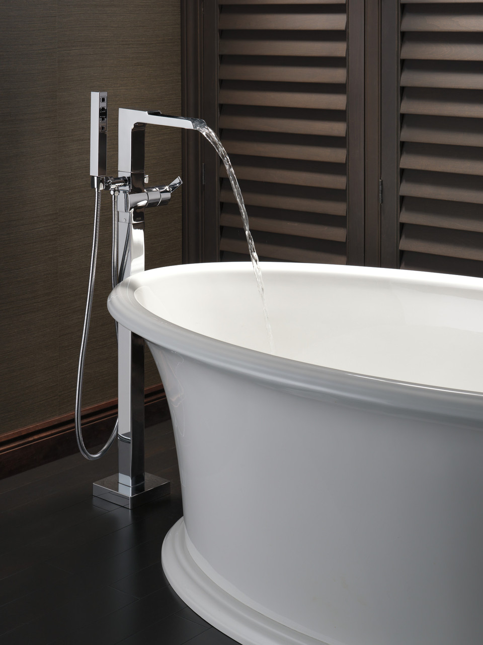 TRIM T4768-FL ROMAN TUB ARA