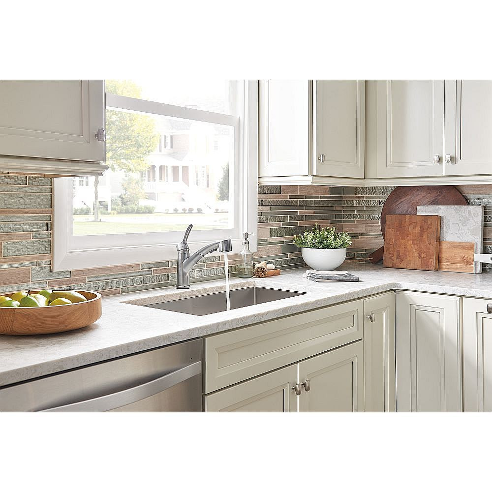 Single Handle Pull-Out Kitchen Faucet in Arctic Stainless Finish