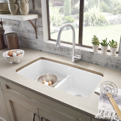 19-in x 32-in Granite 9.5-in Deep Kitchen Sink, in White