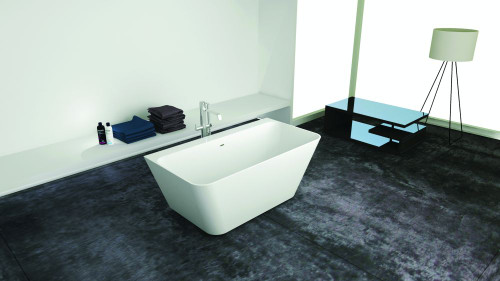 67-in L x 31.5-in W x 24-in H Resin Stone Freestanding Bathtub with center drain, in White