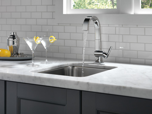 Delta 1993LF Pivotal Single Handle Lever Bar Faucet in Chrome
