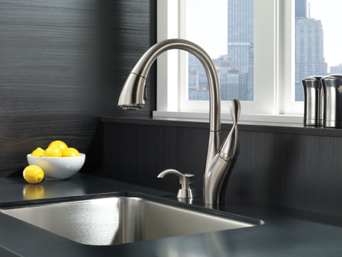 Delta 19932Z-SPSD-DST Berkley Single Handle Pull Down Kitchen Faucet with MagnaTite and Soap Dispenser, Spotshield Stainless