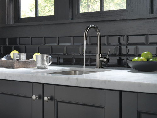 Delta 1959LF-KS Trinsic True Bar Limited Swivel, Black Stainless