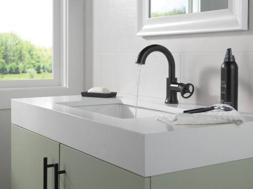 Delta 558HAR-BLPD-DST Trinsic Single Handle Pull Down Bathroom Faucet, Matte Black