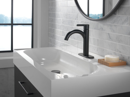 Delta 15749LF-BL Nicoli Single Handle Bathroom Faucet, Matte Black