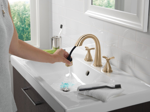 Delta 357756-CZPD-PR-DST Stryke Two Handle Widespread Pull Down Bathroom Faucet, Lumicoat Champagne Bronze