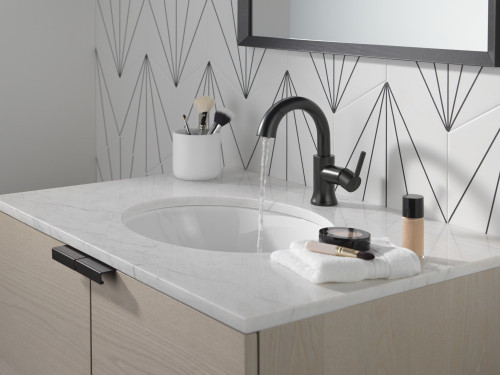 Delta 559HAR-BLPD-DST Trinsic Single Handle Pull Down Bathroom Faucet, Matte Black