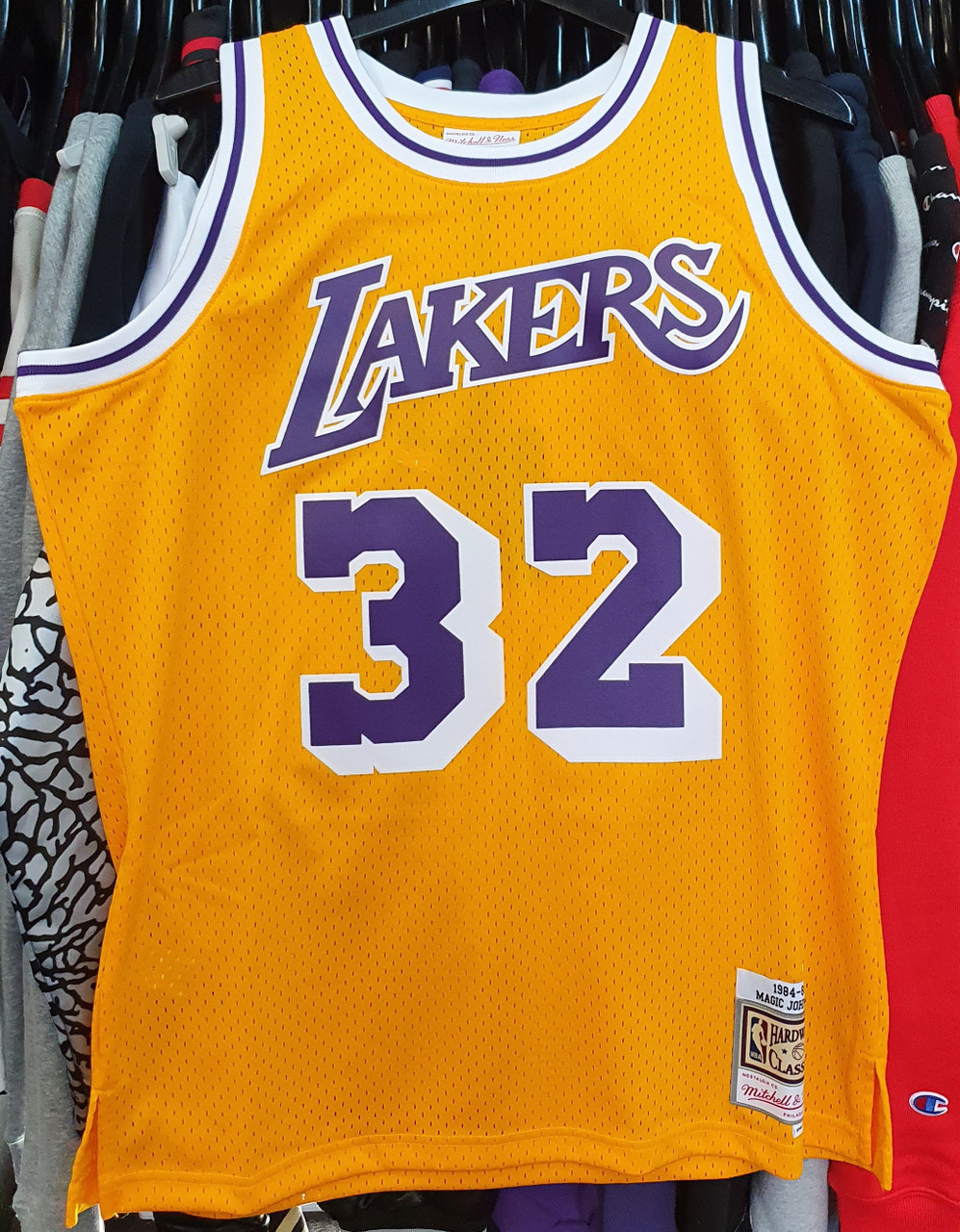 32 los angeles lakers