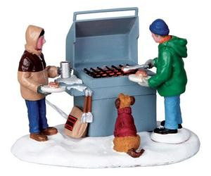 04234 - Grillin' & Chillin', B/O (4.5v) -  Lemax Christmas Village Table Pieces