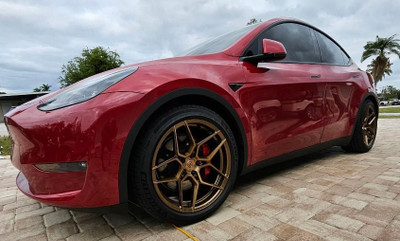 20x10 5x114.3 40mm 275/40/20 | 2020 Tesla Model Y Performance 20x10 5x114.3 40mm 275/40/20 | 2020 Tesla Model Y Performance