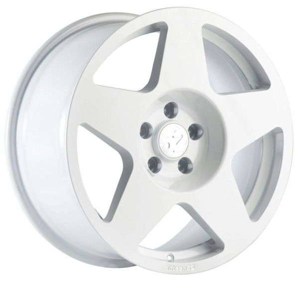 17x7.5 Fifteen52 Tarmac Rally White 5x112 40mm