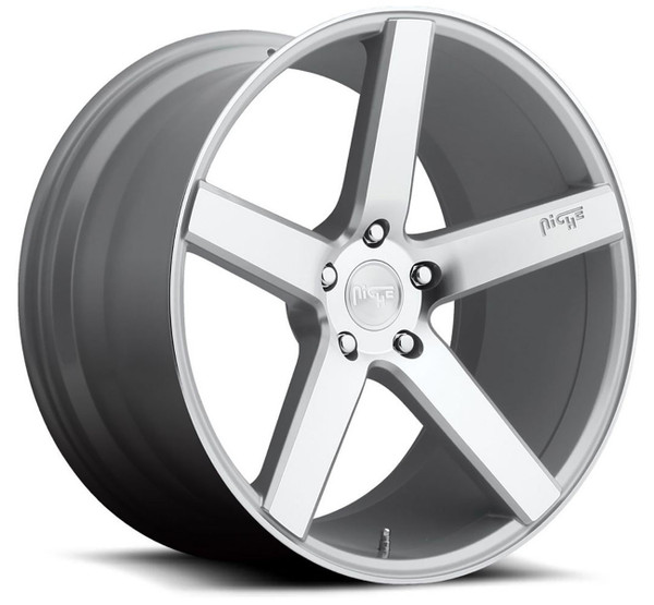 18x8 Niche Milan Silver Machined M135 5x4.5/114.3 40mm