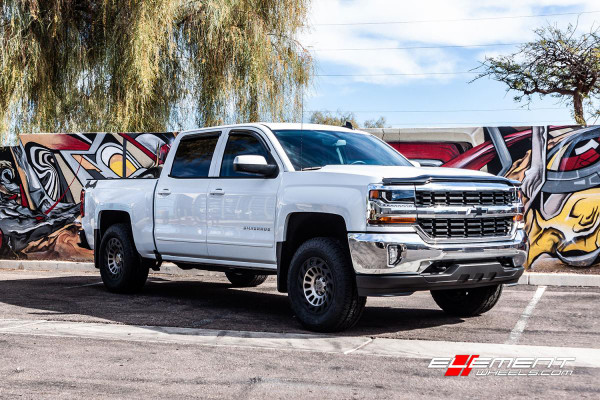 18x9 6x139.7 12mm 285/65/18 | 2018 Chevrolet Silverado 1500