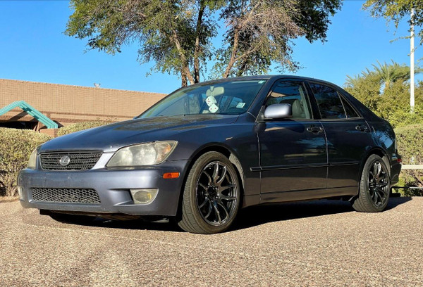  17x8 5x114.3 +35mm 215/45/17 | 2002 Lexus IS300 