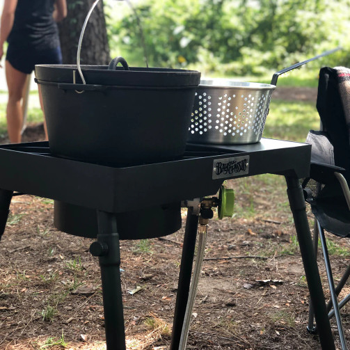 BAYOU CLASSIC CAST IRON DUTCH OVEN WITH FRY BASKET