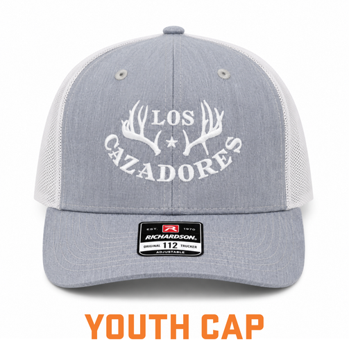 Front view of Los Cazadores Horns Logo Youth Richardson Cap in Heather Grey with White Mesh Coloring with white background.