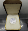 Phra Mahathat Chedi coin, King and Queen, silver, commemorative coin for the 60th birthday of Rama IX (made by the Royal Thai Air Force), 1987, with original box