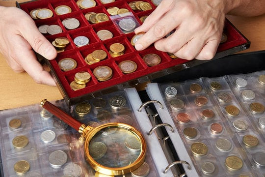 Common Coin Collecting Mistakes New Buyers Make