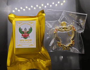 (Original seal, ready to see the material, with amulet frame) Garuda, Maha Amnat Maha Barami model, Luang Pho Phat, Huai Duan Temple, year 2020, guaranteed authentic from the temple.