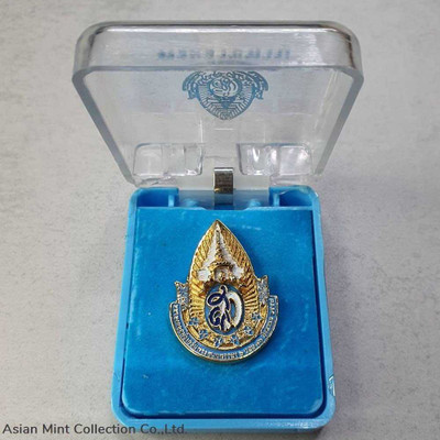 2004 - Brooches, pins bestowed upon the Queen's 72nd Birthday Anniversary physical Thailand 