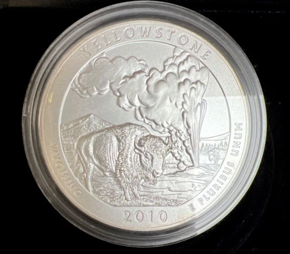 2010-P America The Beautiful 5 OZ Silver Uncirculated Coin Yellowstone in Box