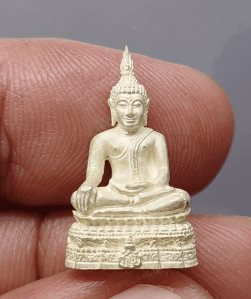 Phra Phuttha Chinnasri (Luang Pu Chakri Sirindhorn) amulet, made of silver, 21 mm tall, from Wat Bowonniwet Vihara, 2535 BE (1992 AD), with original box.