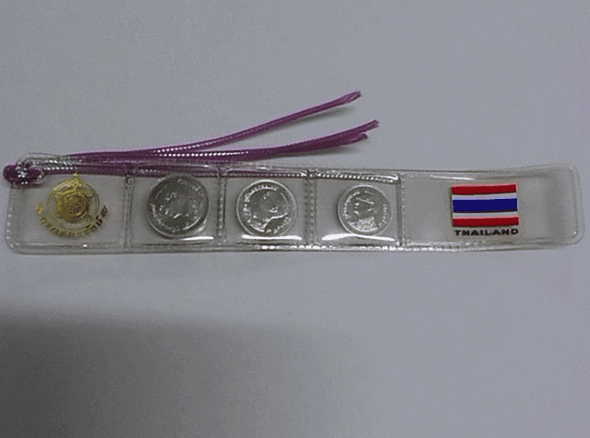 Bookmark set featuring unused 2009 coin.